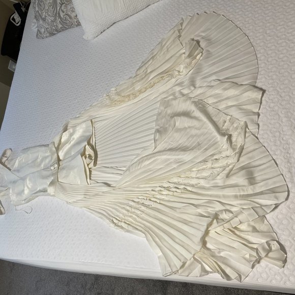 Alexis Ambra Romper with Pleated Cape - Picture 6 of 8